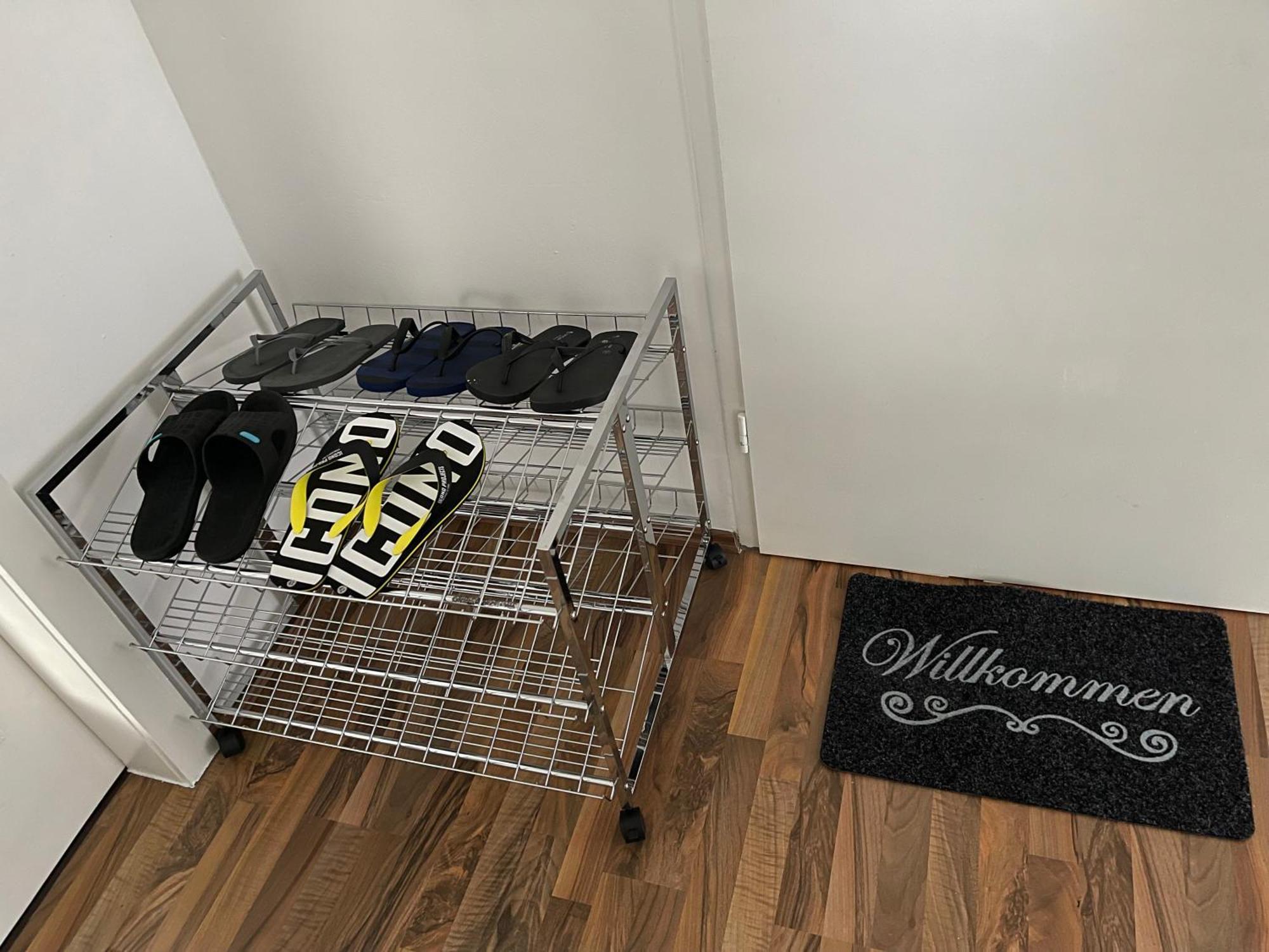 Geraeumige 3-Zimmer-Ferienwohnung Im Herzen Von Kassel Esterno foto