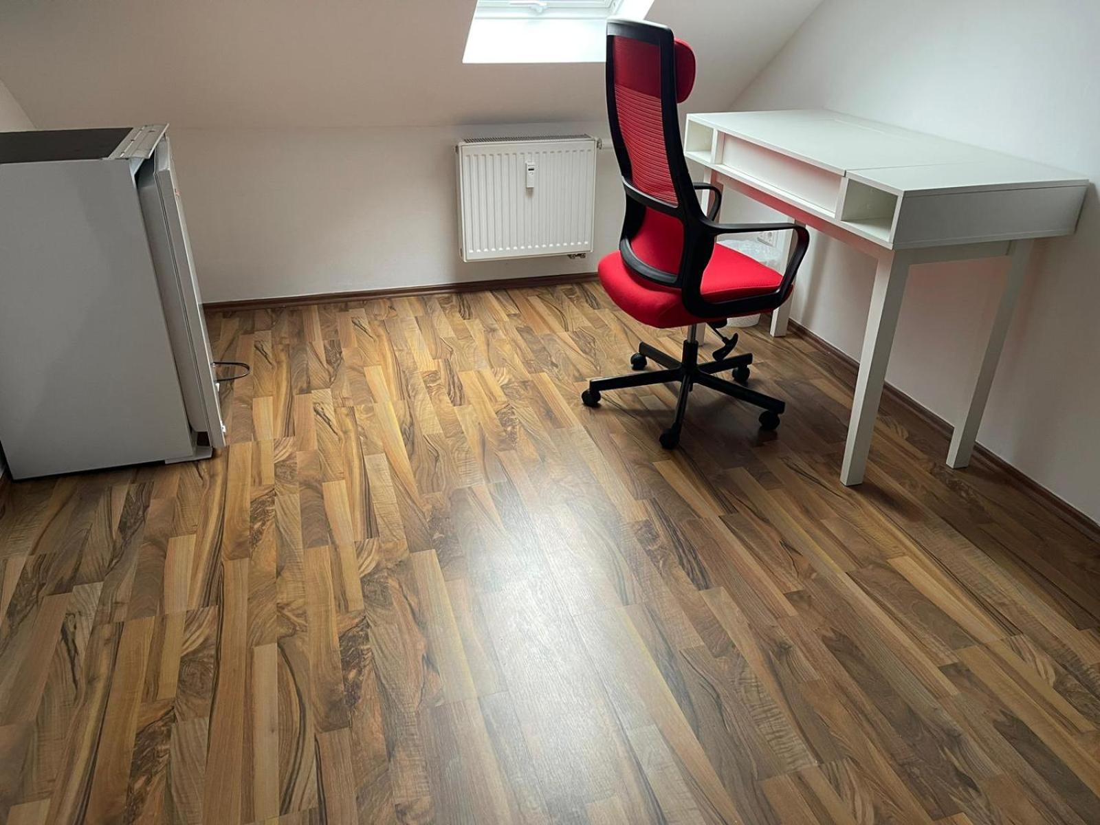 Geraeumige 3-Zimmer-Ferienwohnung Im Herzen Von Kassel Esterno foto