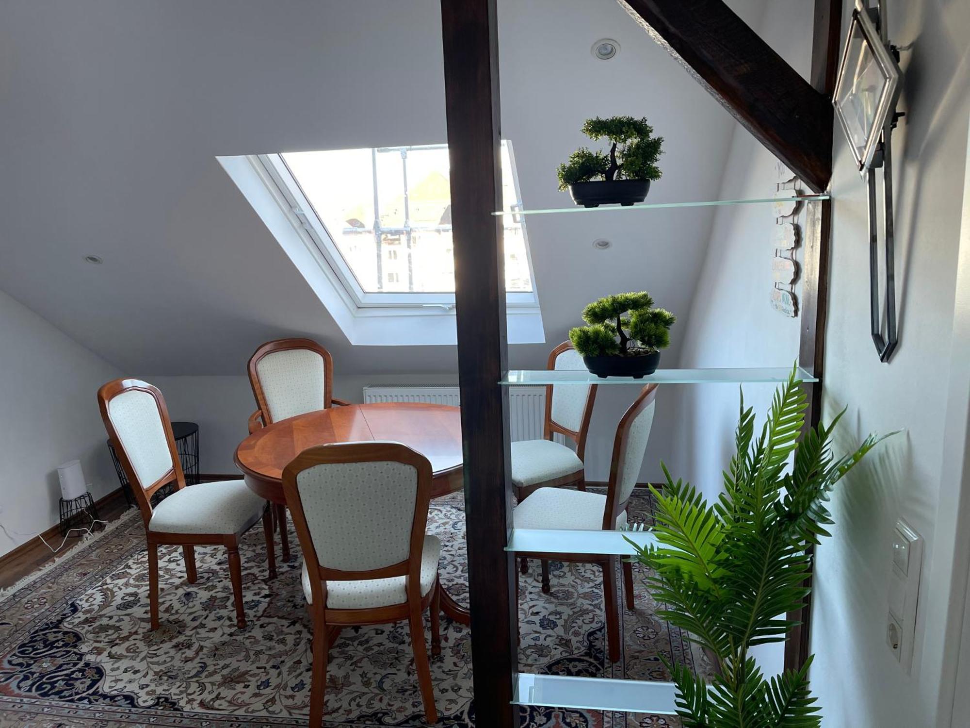 Geraeumige 3-Zimmer-Ferienwohnung Im Herzen Von Kassel Esterno foto