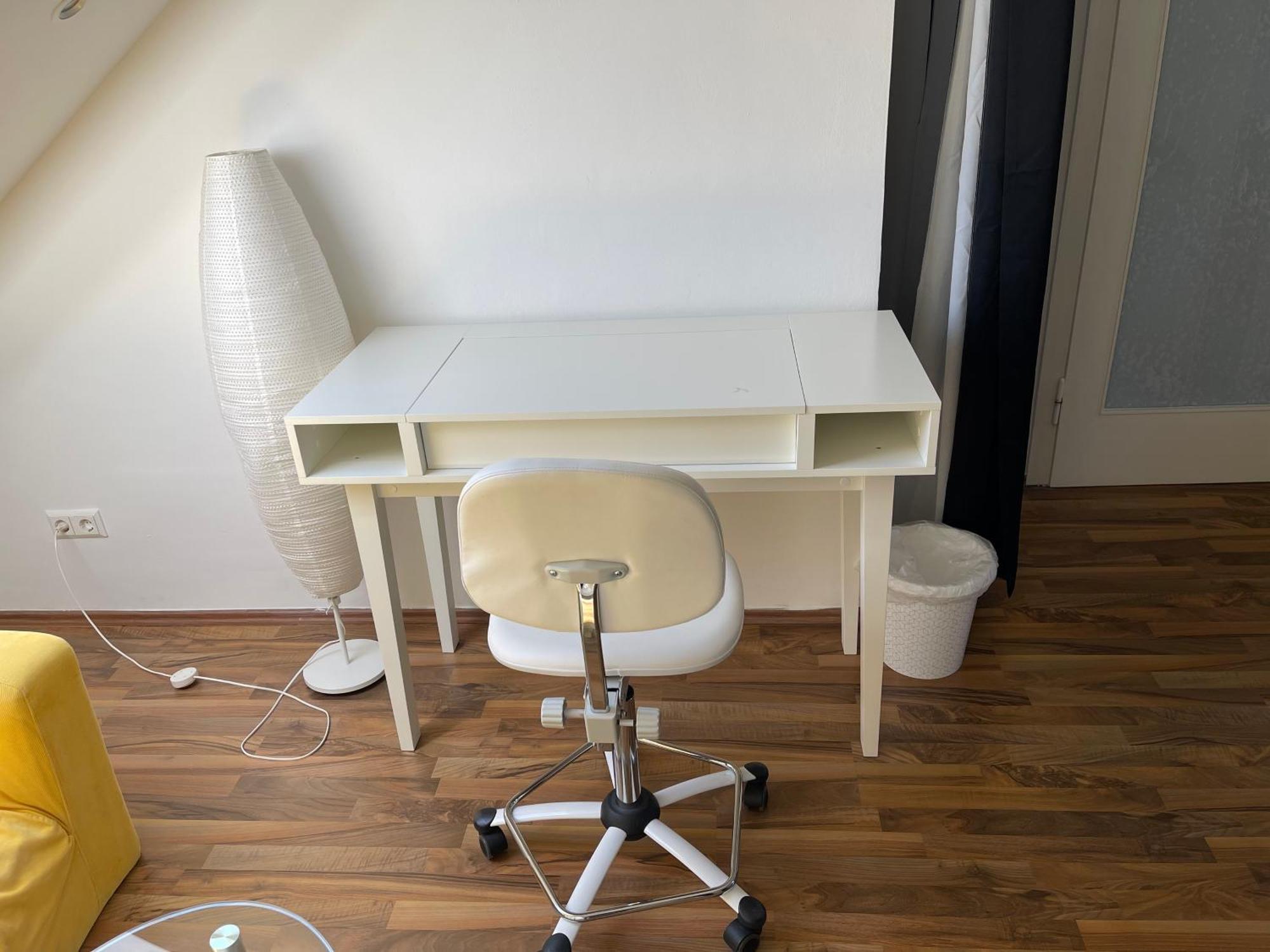 Geraeumige 3-Zimmer-Ferienwohnung Im Herzen Von Kassel Esterno foto