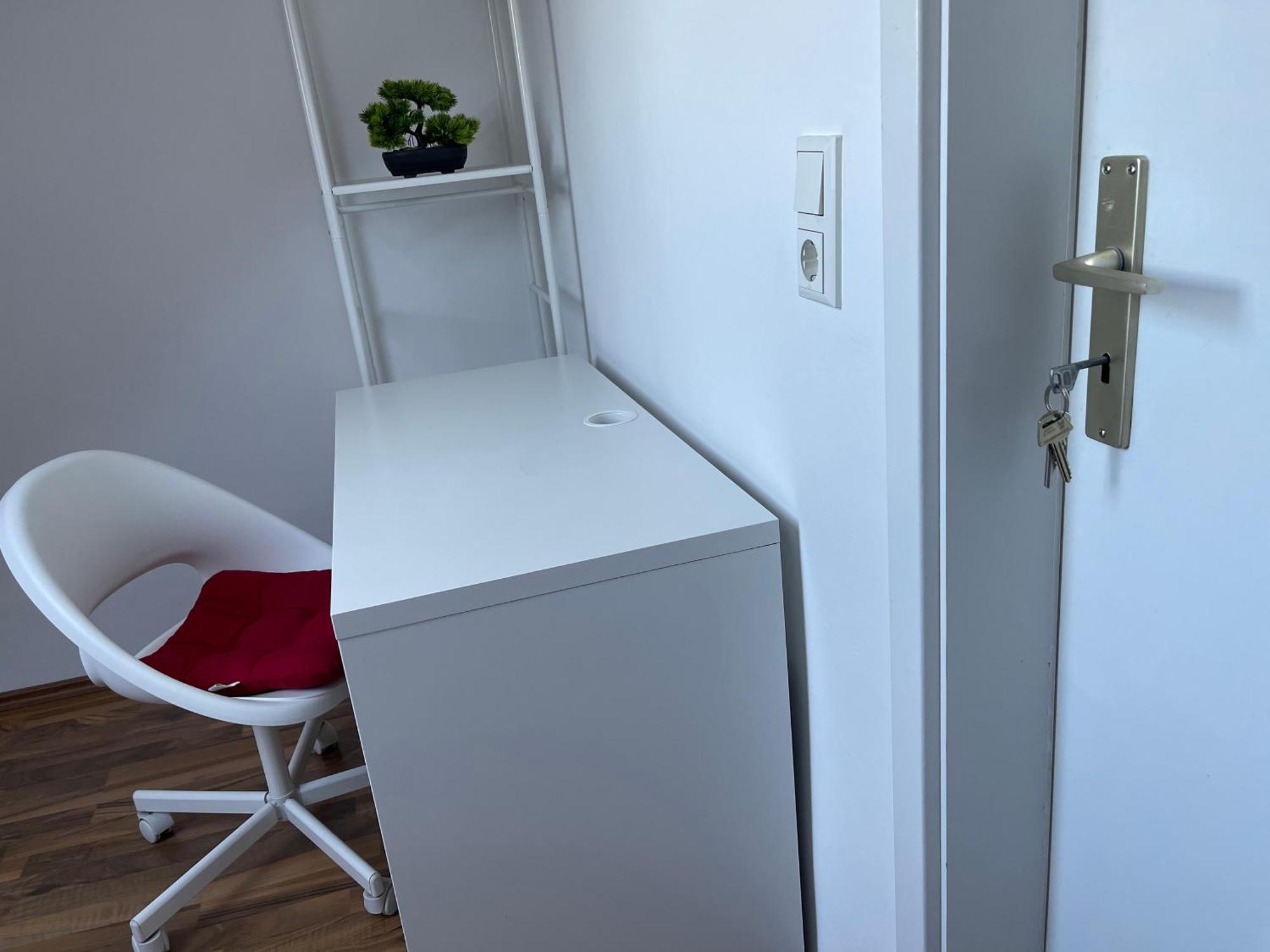 Geraeumige 3-Zimmer-Ferienwohnung Im Herzen Von Kassel Esterno foto